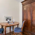 Typical flat in République district at the heart of Paris - Welkeys